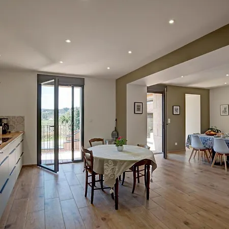 De Charme Moderne, 5 Privees, Et Jardin *